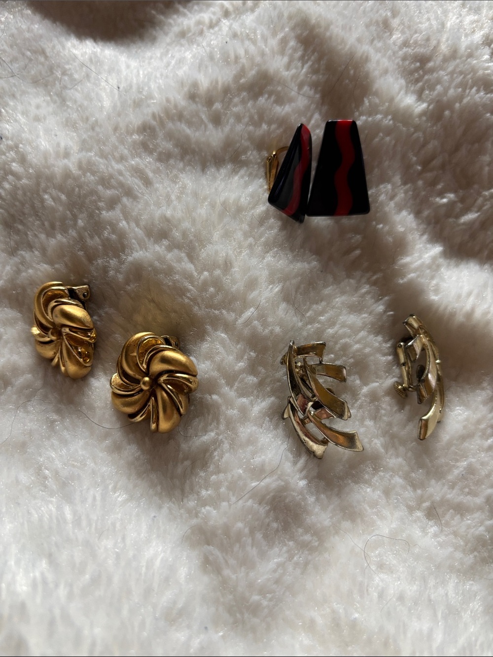 Gold and Black/Red Assorted Women’s Clip-On Earrings Set